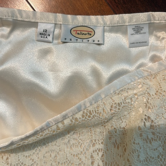 Talbots Lined Lace Skirt 12P - Picture 5 of 5